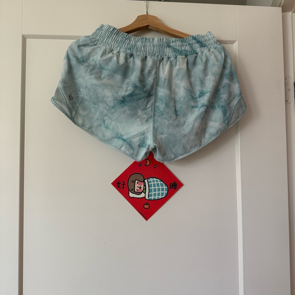 lululemon athletica Hotty Hot High-Rise Lined Short 2.5”